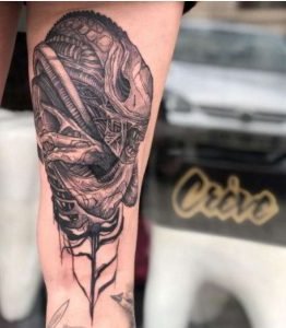 Traditional Thigh Xenomorph Tattoo    